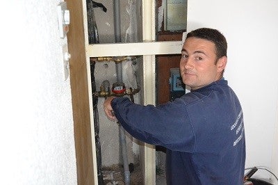 ista installe des compteurs d'eau dans votre immeuble installation de compteurs d'eau par ista